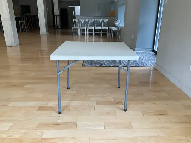 16 square folding tables