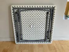 16 square folding tables - Photo 2