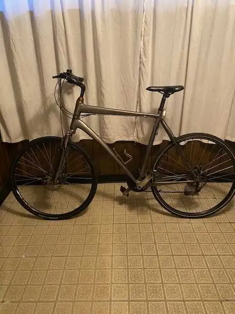 Hybrid Bike Aluxx Sedona LX 'Giant brand'