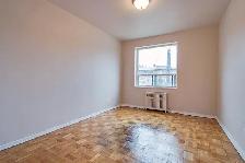 Huge 1 bdrm renovated apartment for rent - East York - Photo 5
