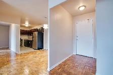 Huge 1 bdrm renovated apartment for rent - East York - Photo 9