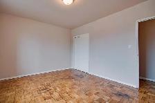 Huge 1 bdrm renovated apartment for rent - East York - Photo 20