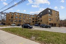 Huge 1 bdrm renovated apartment for rent - East York - Photo 25