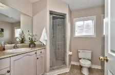 semidetached 4 bed 2 and 1/2 washroom for rent - Photo 8