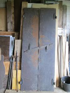METAL DOORS