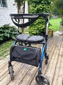 Sturdy walker - Photo 2