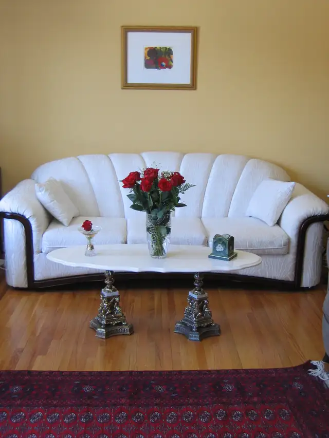 WESTBORO 4-Bedroom End-Unit Townhome | 2 Parking