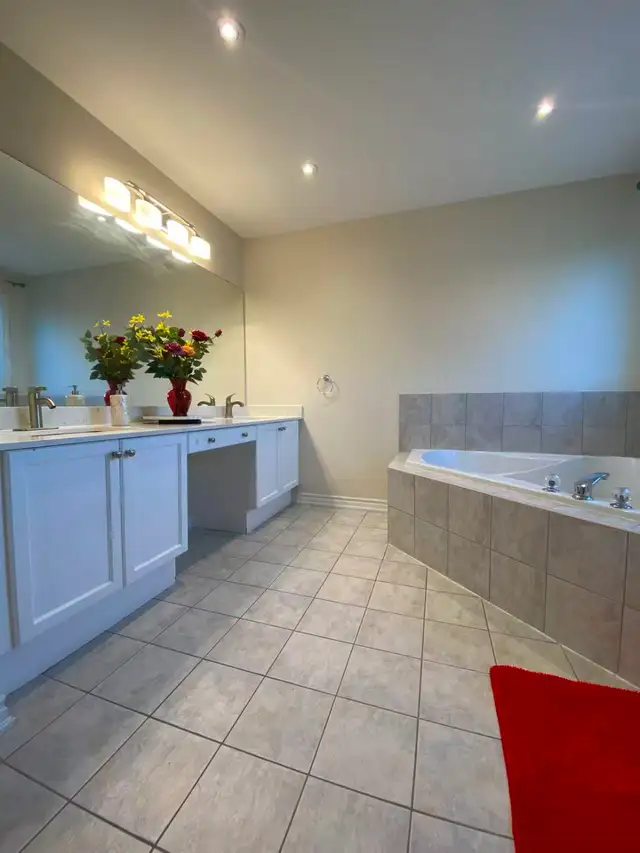 Richmond hill Rooms for Rent–Convenient & Affordable$1,250