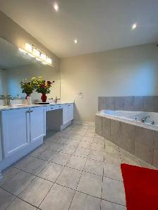 Richmond hill Rooms for Rent–Convenient & Affordable$1,250