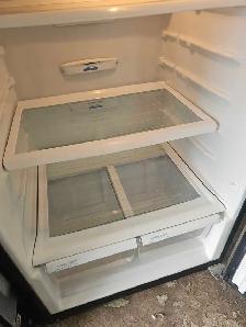 whirlpool refrigerator 28' - Photo 3