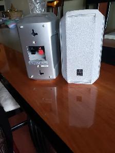 YAMAHA SMALL SPEAKERS IN EXC.COND