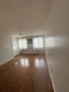 Spacious Private Rooms for Rent – Markham & Steeles - Photo 2