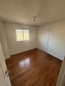 Spacious Private Rooms for Rent – Markham & Steeles - Photo 6
