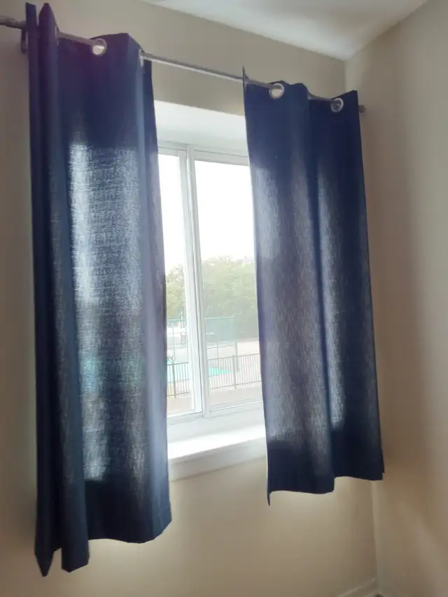 Rideaux, pôles incluses (Longueuil)