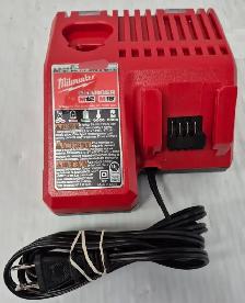 (N9748696) Milwaukee 48-59-1812 Battery Charger