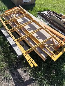 yellow scaffolding - Photo 5