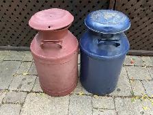 2 Colored Antique Dairy Milk Cream Cans ! - Photo 6