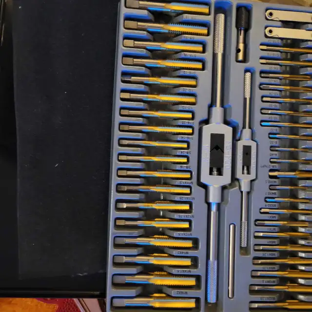 Master craft tap and die set
