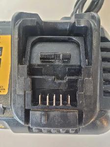 12v/20v Dewalt DCB1106 Battery Charger (32529276) - Photo 3