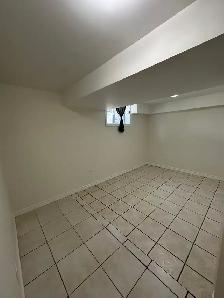 Semi Detached Raised Bungalow in Mississauga (Downstairs Unit) - Photo 3