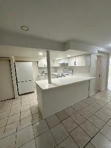 Semi Detached Raised Bungalow in Mississauga (Downstairs Unit) - Photo 6