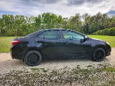 2016 Toyota Corolla LE - Photo 3