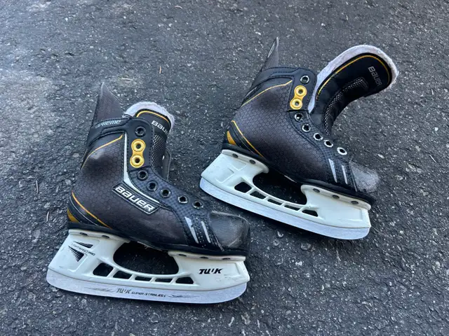 Bauer Supreme Skates youth 12