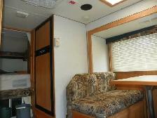 Slide in camper - Photo 2