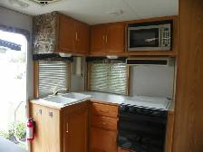Slide in camper - Photo 4