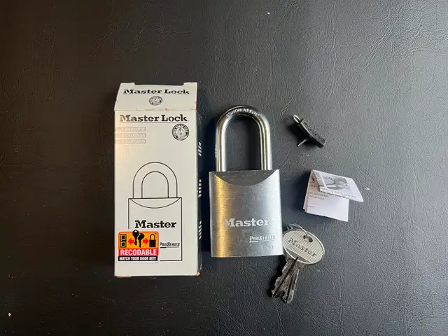 Brand New Master Lock ProSeries 7053 Padlock
