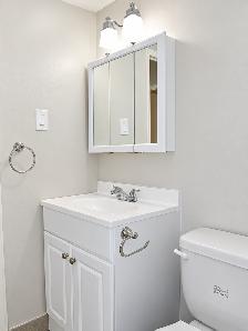 FURNISHED PRIVATE ROOM – YONGE & CUMMER | $1,000/MONTH - Photo 4