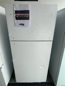 NEW 30" GE Top Freezer Fridge (18 Cu.Ft) - Photo 2