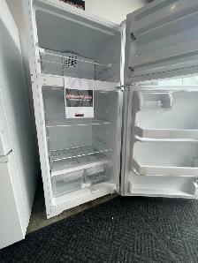 NEW 28" GE Top Freezer Fridge  (15.6 Cu.Ft) Frost Free - Photo 3