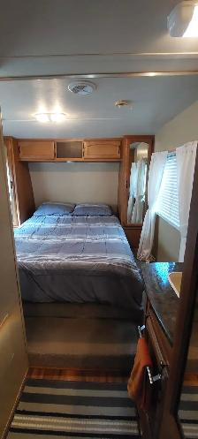 2011 Forest River 2 bed room, Fifth wheel on turnkey site. - Photo 10