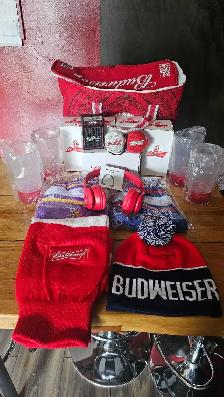 NFL  tuques et Budweiser verres.