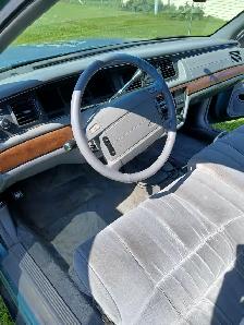 1993 Ford Crown Victoria - Photo 6