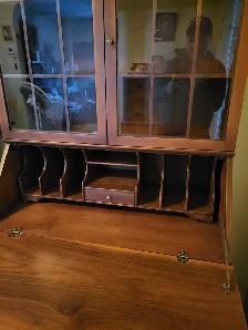 Antique furniture freshly Refinished - Photo 2