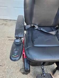 Power Wheelchair - Photo 6