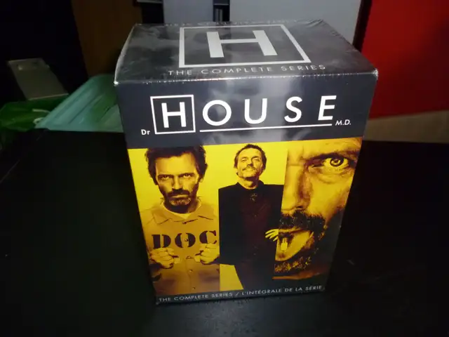 HOUSE MD COMPLETE COLLECTION DVD BOX SET NEW / STILL SEALED $50.
