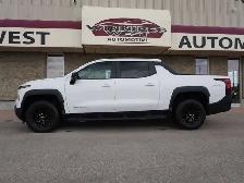 2024 Chevrolet Silverado EV 2024 EV 4WT MAX RANGE 220 v / 110v C - Photo 2