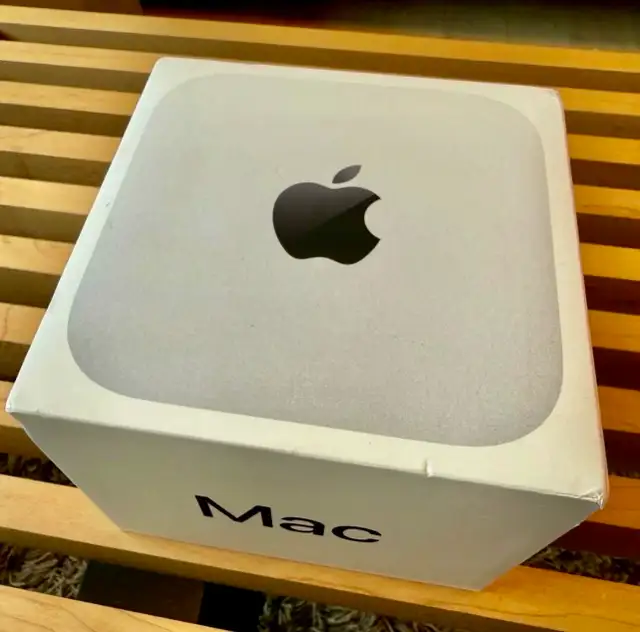 Barely Used Mac mini M4   AppleCare  (2027)   Bonus Hub/Adapter