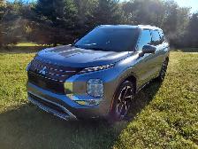 2022 Mitsubishi Outlander GT Premium - Like New! - Photo 2