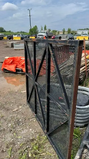 1 METAL MESH GATE FOR SALE (72'X61.5') ($50)