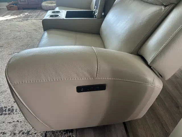 TAUPE POWER LEATHER LOVESEAT