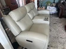 TAUPE POWER LEATHER LOVESEAT - Photo 5