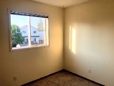 Bright, 3 bedroom, 3 bathroom house in McKenzie Lake - Photo 6