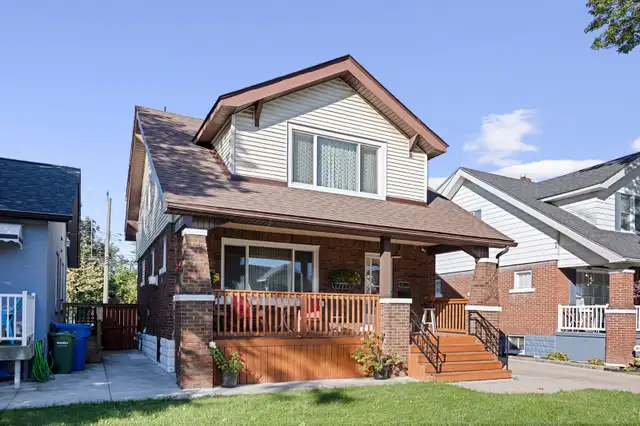 FOR SALE1863 PILLETTEAFFORDABLE HOME THAT CHECKS ALL THE BOXES