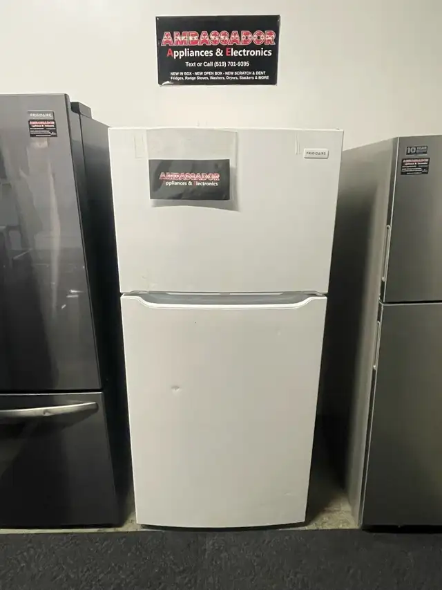 NEW 30" Frigidaire Top Freezer Fridge (20 Cu. Ft)