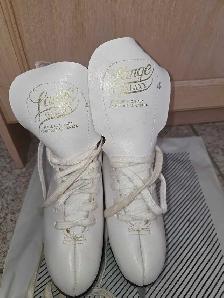girl's ice skates