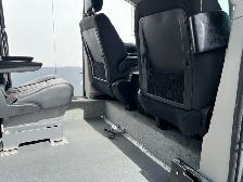 2017 Dodge Grand Caravan WHEELCHAIR ACCESSIBLE VAN-MIDDLE SEAT - Photo 4